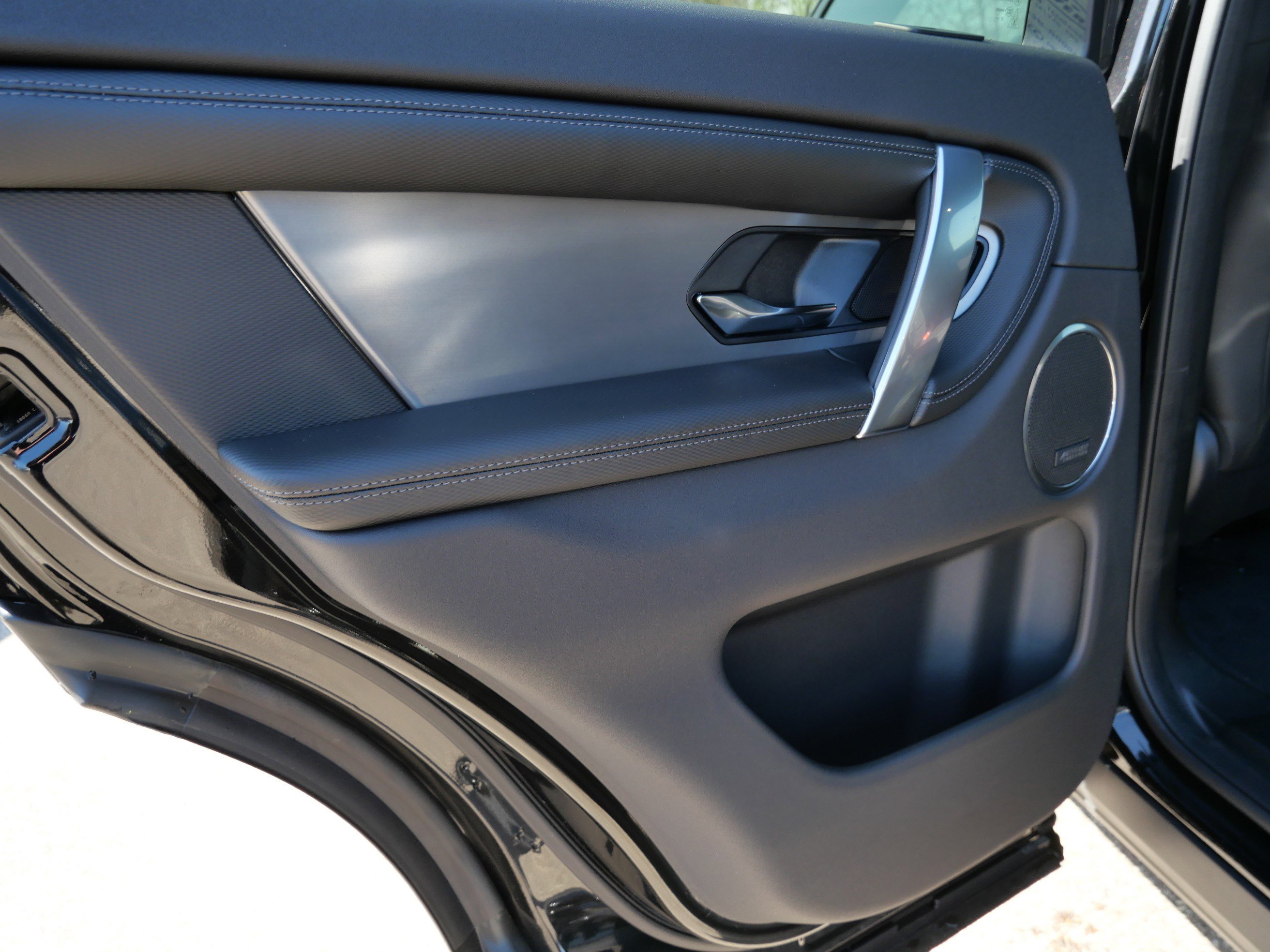 New 2026 Land Rover Discovery Sport Landmark AWD/4WD image 7