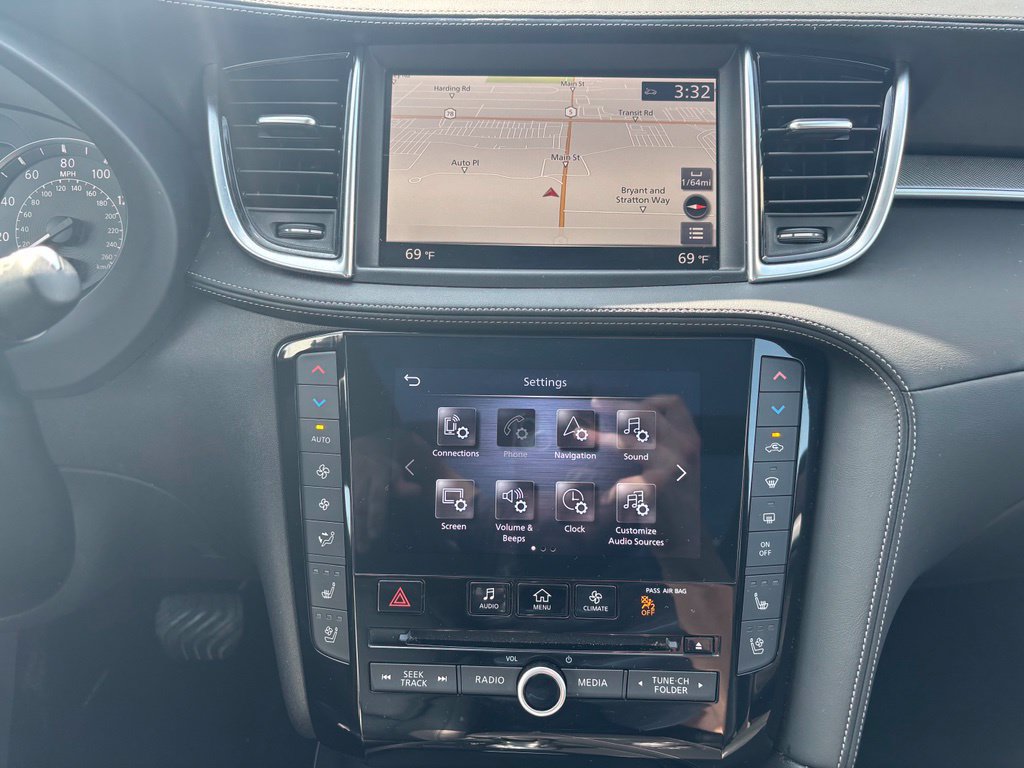 Used 2021 INFINITI QX50 Sensory w/ Accent Package AWD/4WD image 10