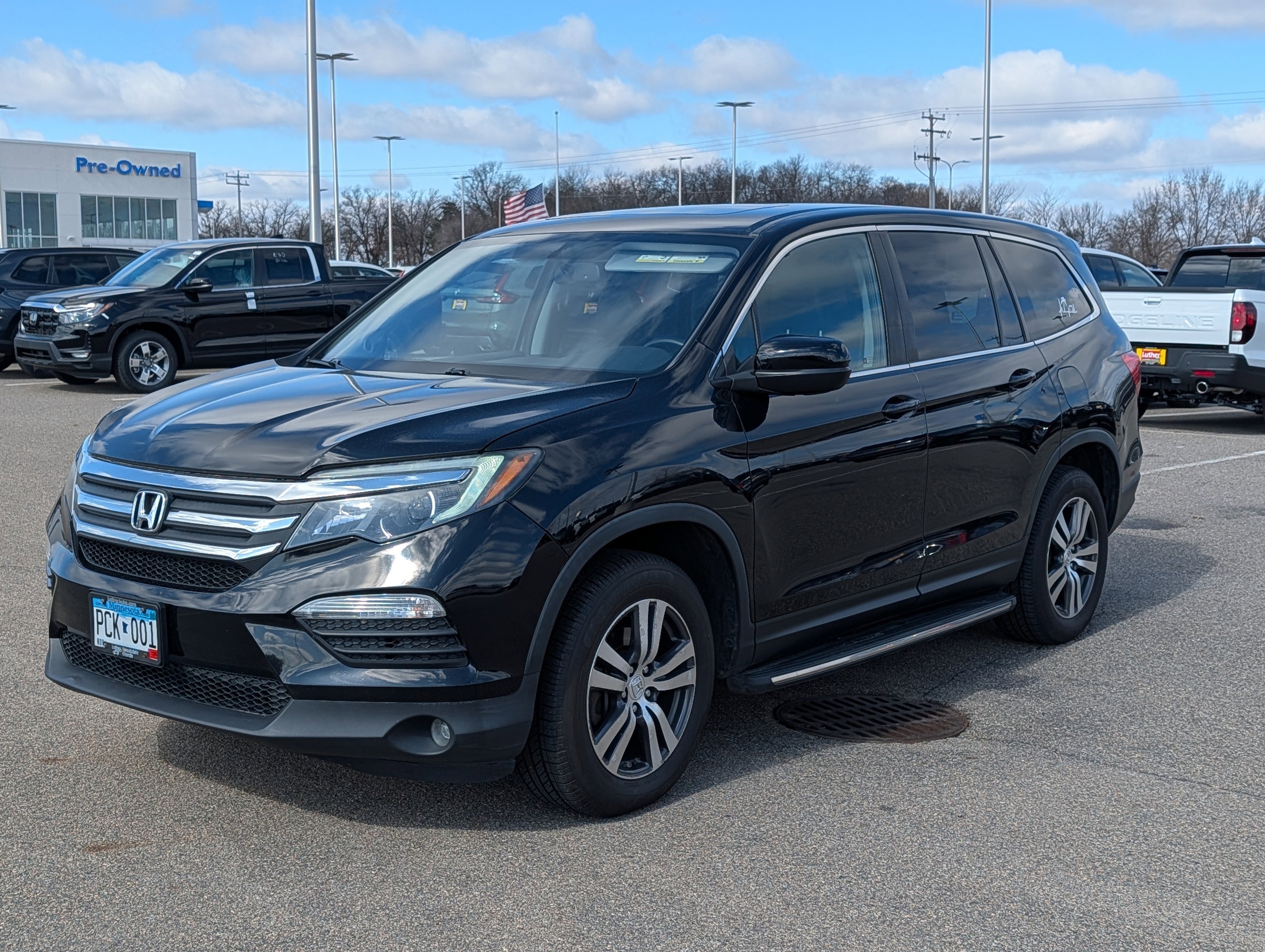 Used 2017 Honda Pilot EX-L image 2