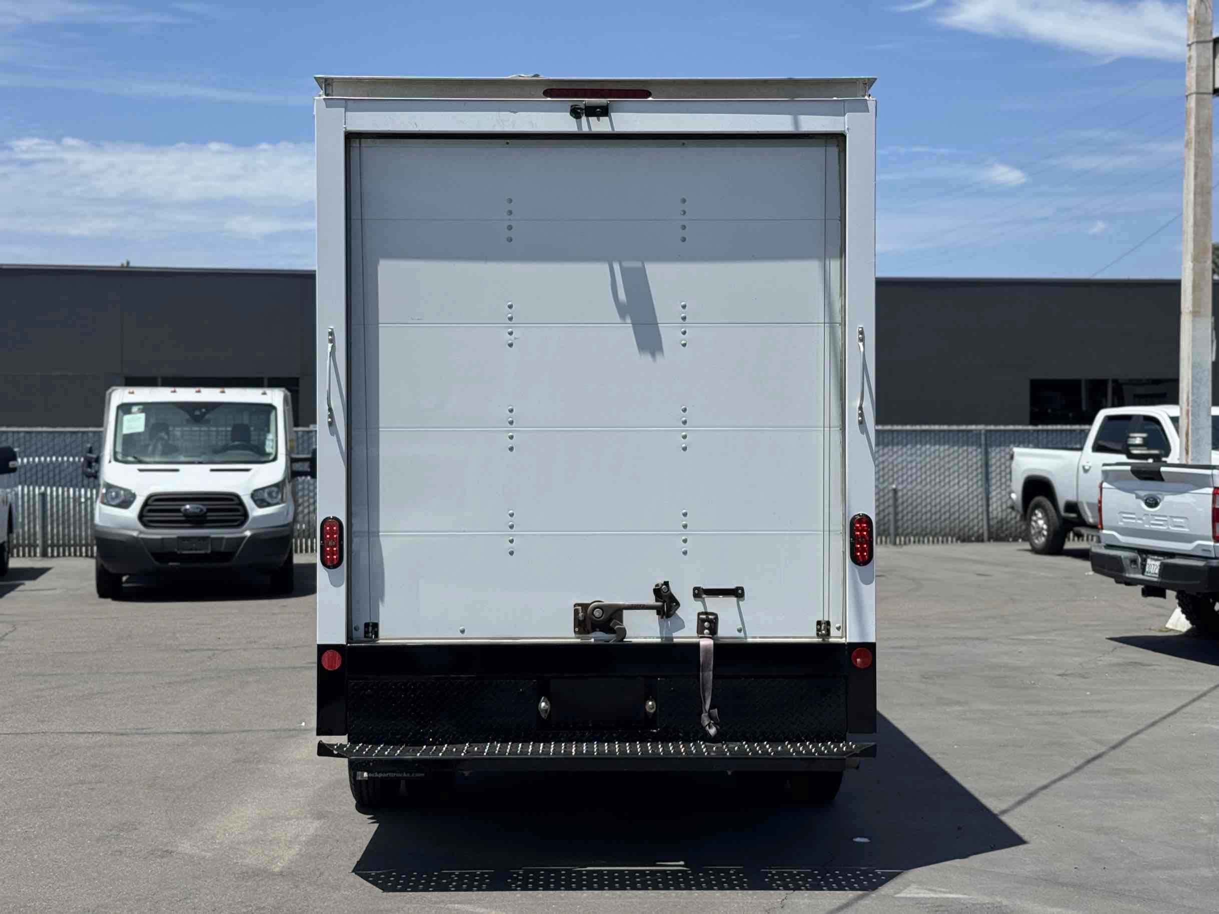 Used 2022 Ford Transit 350 DRW RWD image 5