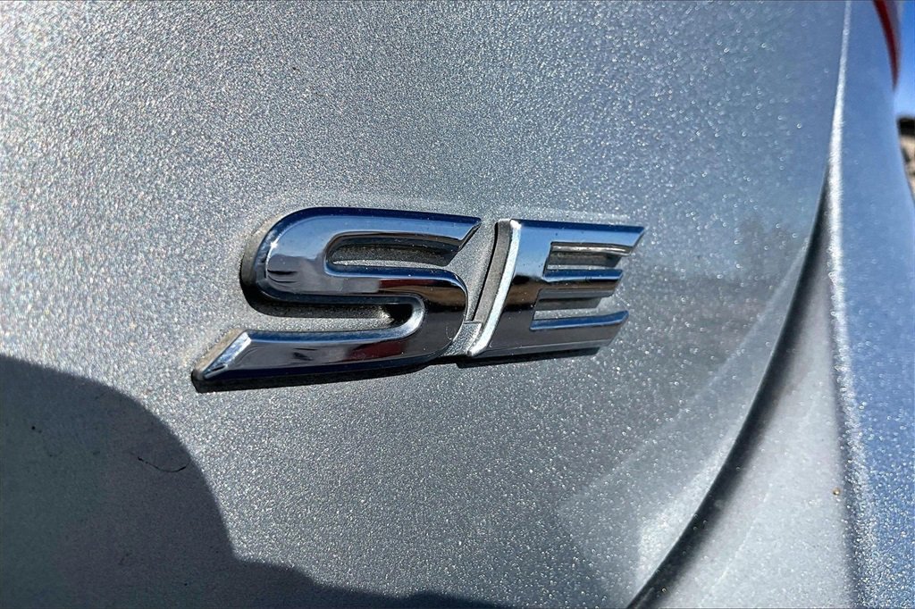 Used 2024 Toyota Camry SE image 8