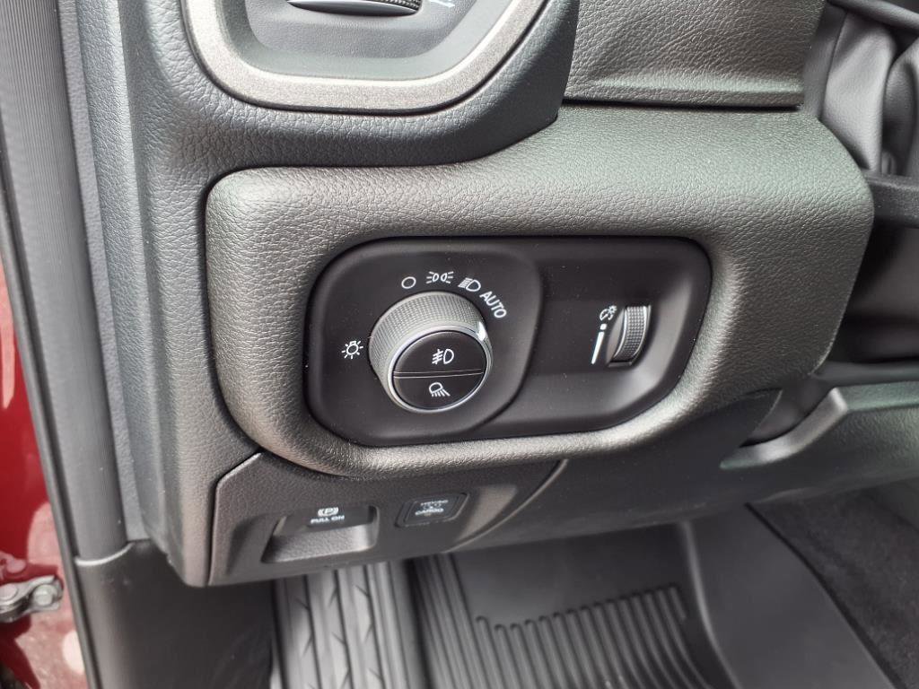 New 2026 RAM 1500 Classic Warlock image 7