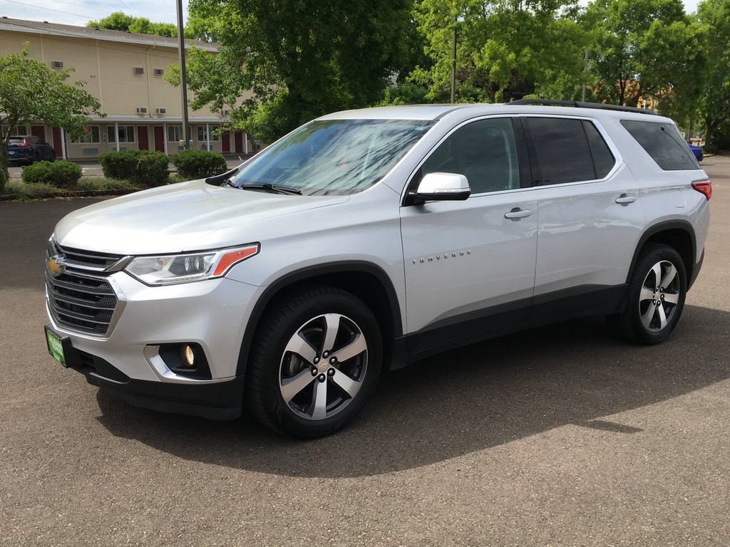 Used 2019 Chevrolet Traverse LT w/ LT Premium Package AWD/4WD image 12
