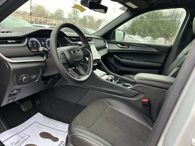 New 2025 Jeep Grand Cherokee 4WD image 8