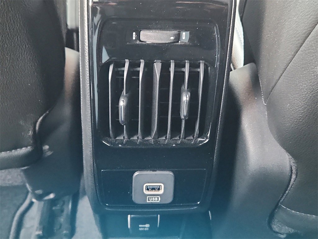 Used 2024 Jeep Compass Latitude image 18