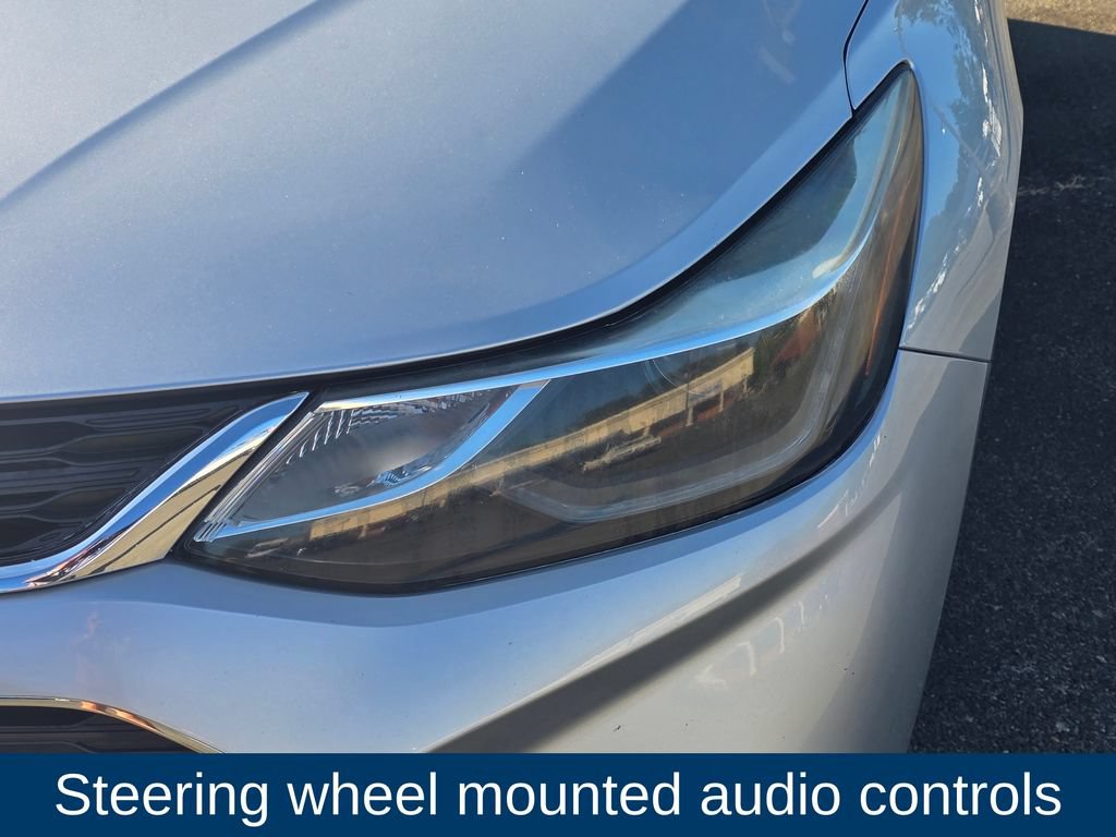 Used 2018 Chevrolet Cruze LT FWD image 6