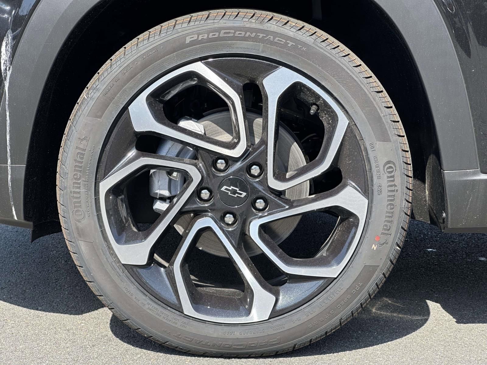 New 2026 Chevrolet Trax RS w/ Sunroof Package FWD image 7