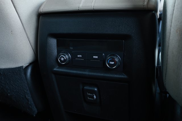 Used 2023 Chevrolet Traverse LS FWD image 26