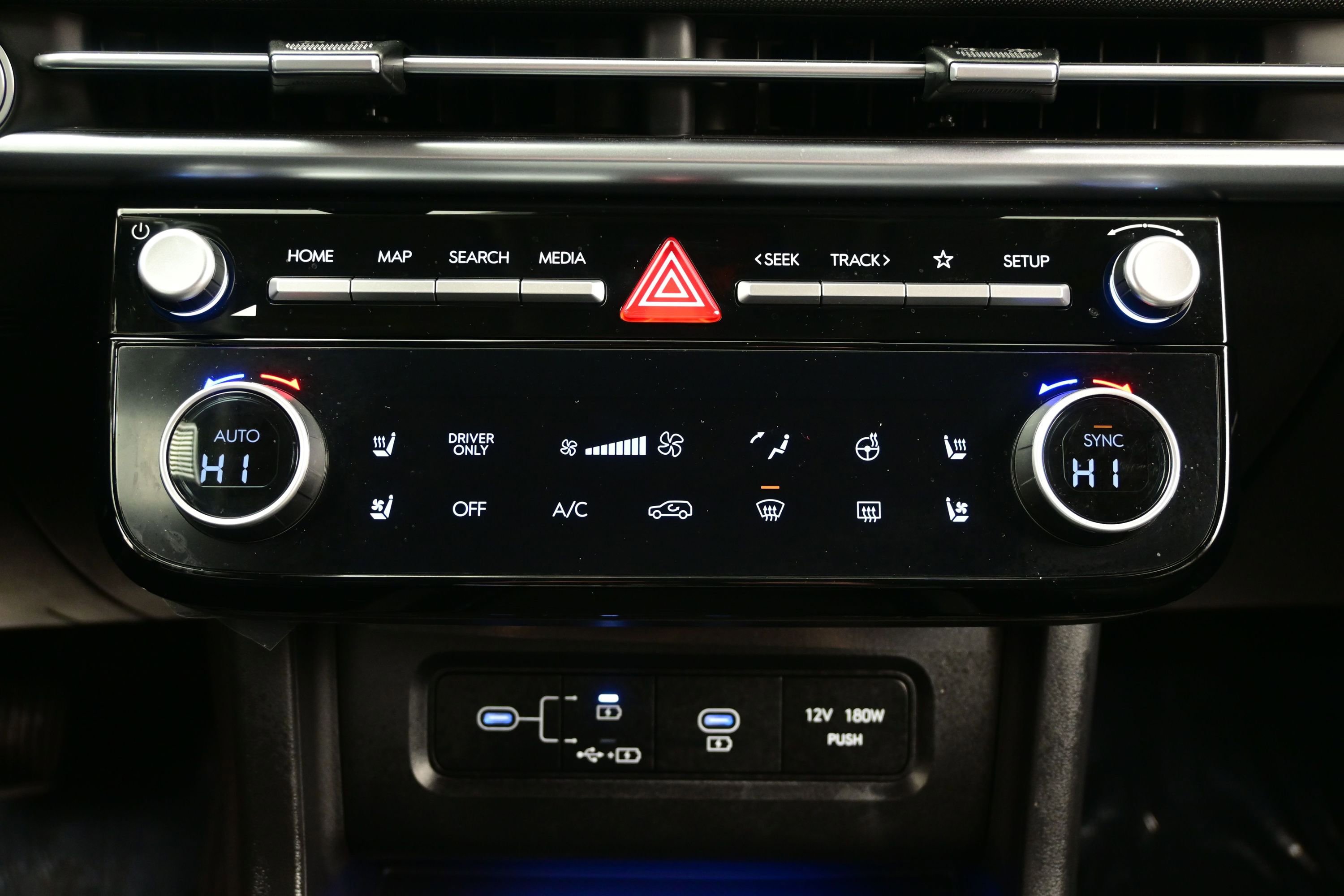 Certified 2025 Hyundai Tucson Limited AWD/4WD image 22
