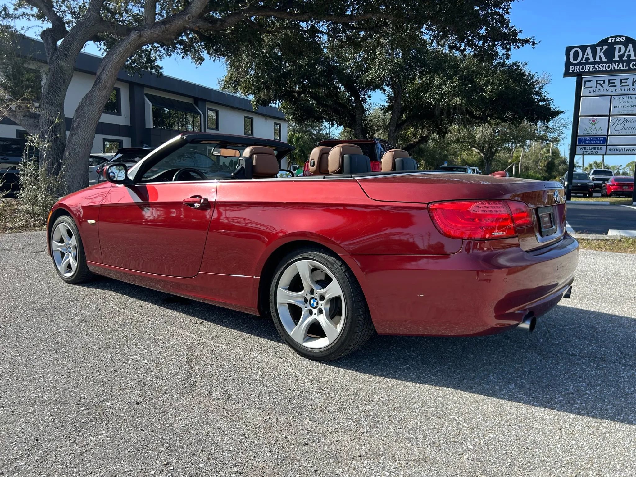 Used 2011 BMW 335i Convertible image 5