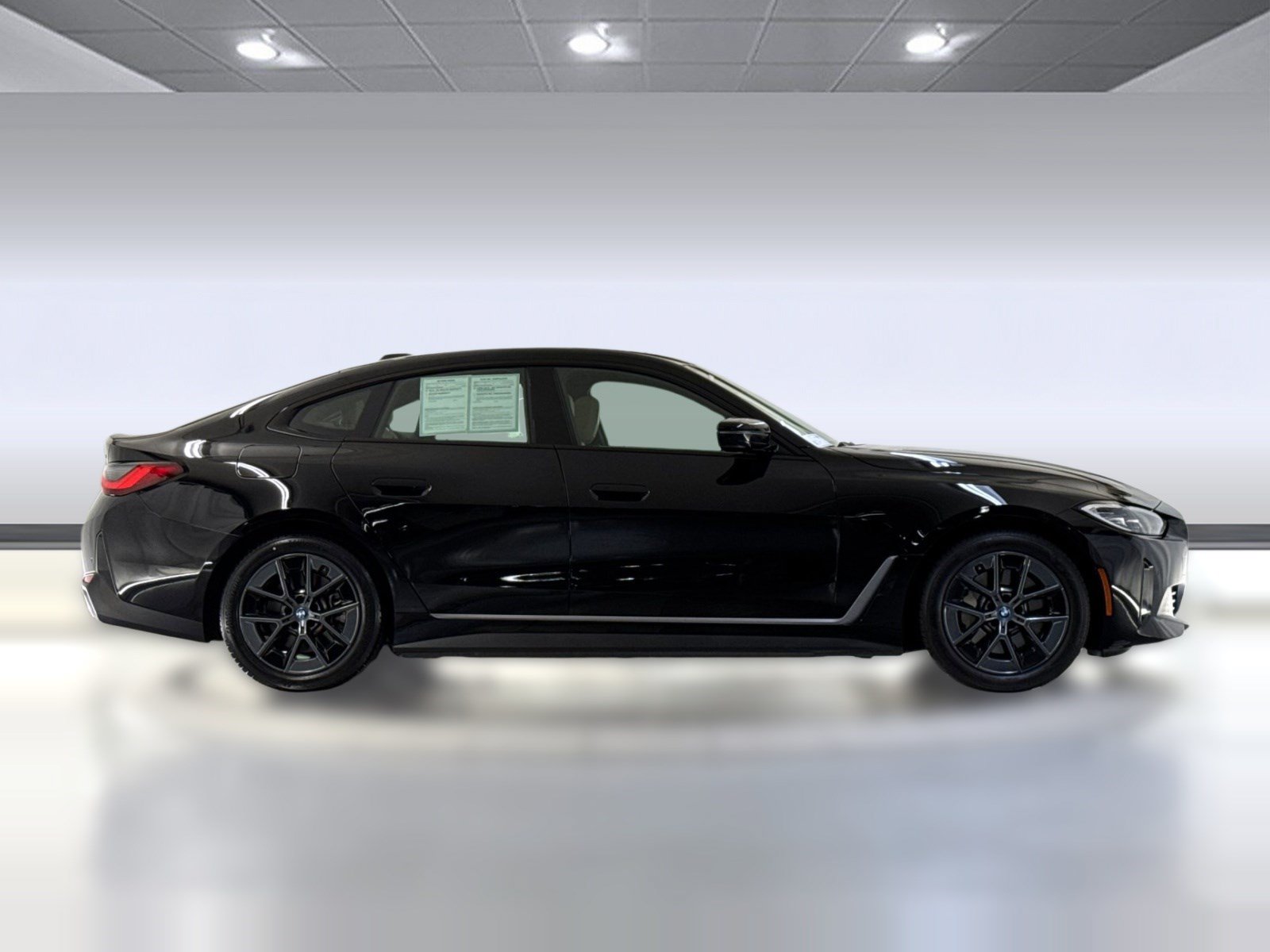 Used 2023 BMW i4 eDrive35 RWD image 7