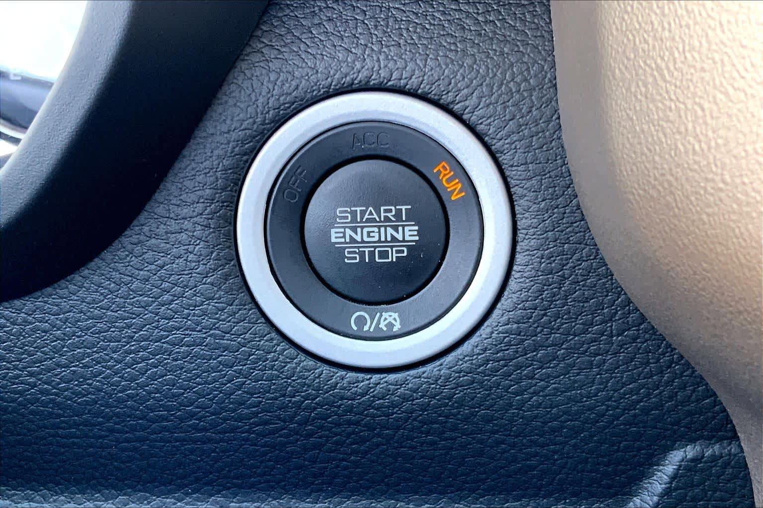 Used 2022 RAM 1500 Laramie AWD/4WD image 32