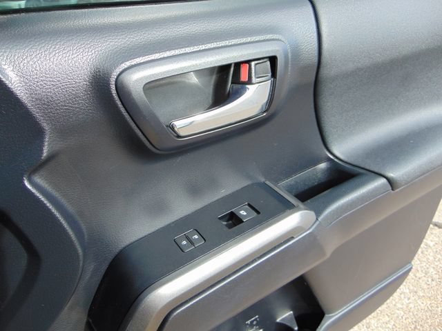 Used 2020 Toyota Tacoma TRD Sport AWD/4WD image 26