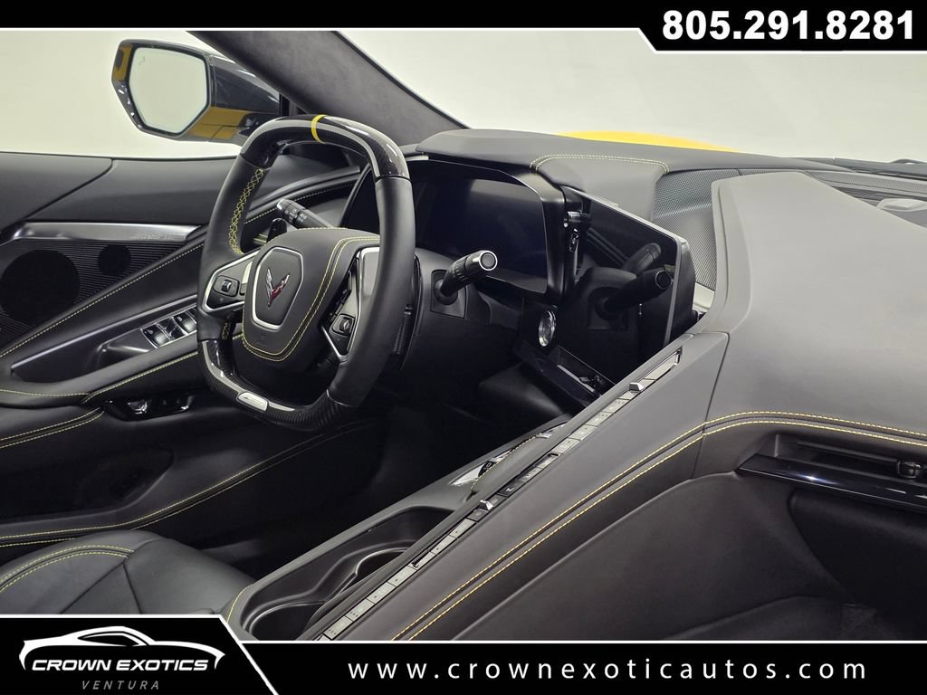 Used 2025 Chevrolet Corvette Z06 RWD image 18