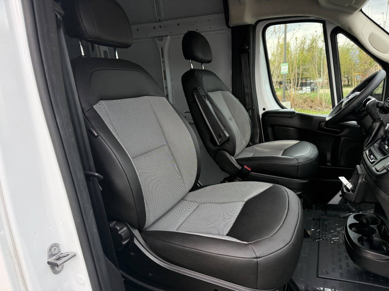 Used 2025 RAM ProMaster 2500 w/ Convenience Group FWD image 19