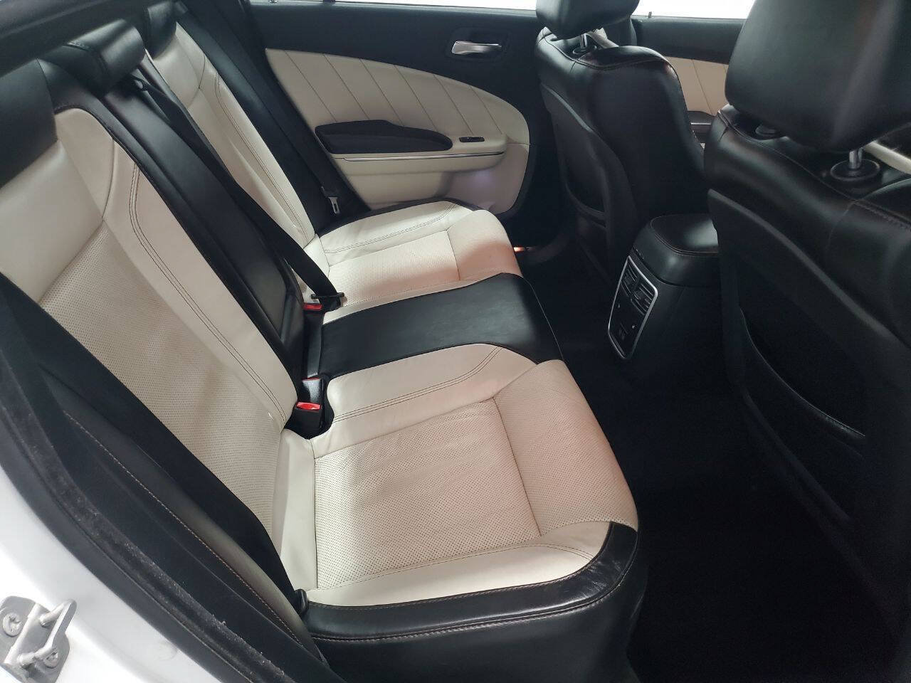 Used 2018 Dodge Charger SXT Plus w/ Quick Order Package 29J RWD image 17
