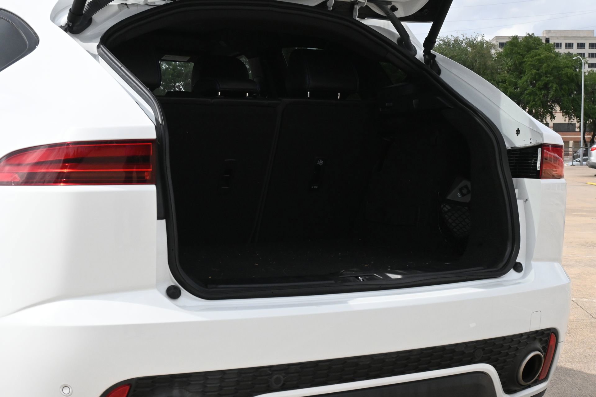 Used 2019 Jaguar E-PACE R-Dynamic S AWD/4WD image 22