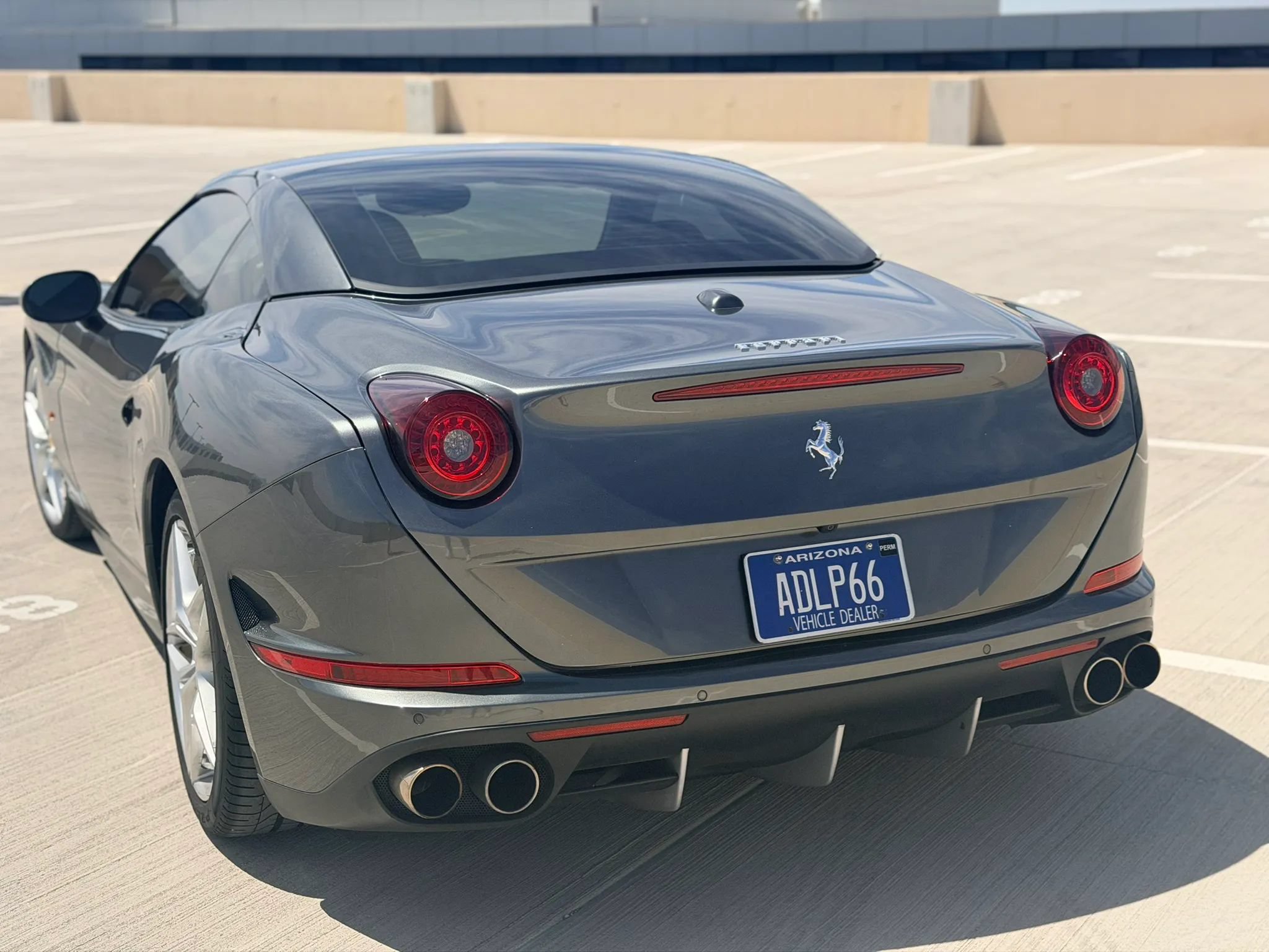 Used 2015 Ferrari California T RWD image 8
