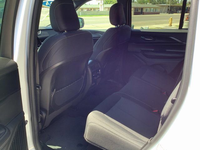 Used 2024 Jeep Grand Cherokee Laredo X w/ Trailer Tow Package image 23