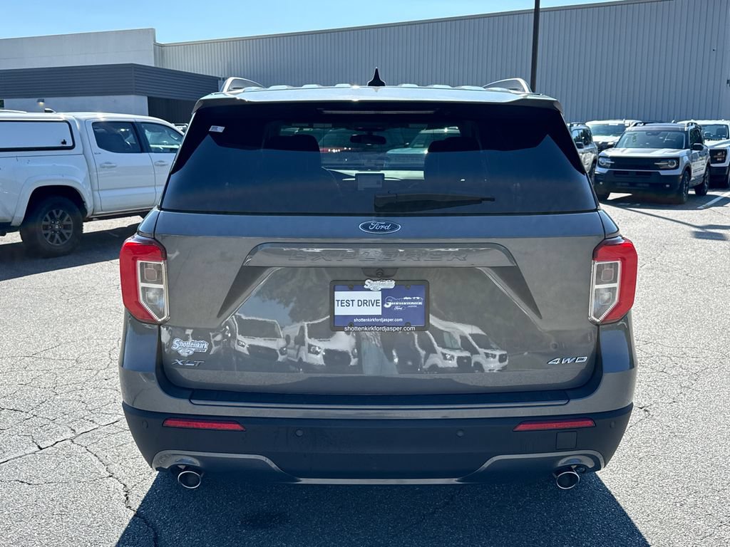 Used 2024 Ford Explorer XLT w/ Equipment Group 202A AWD/4WD image 6