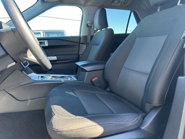 Used 2023 Ford Explorer XLT image 18
