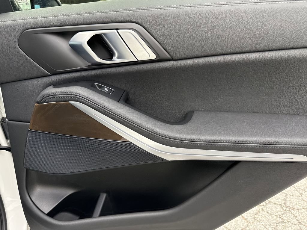 Used 2022 BMW X5 sDrive40i w/ Parking Assistance Package image 16