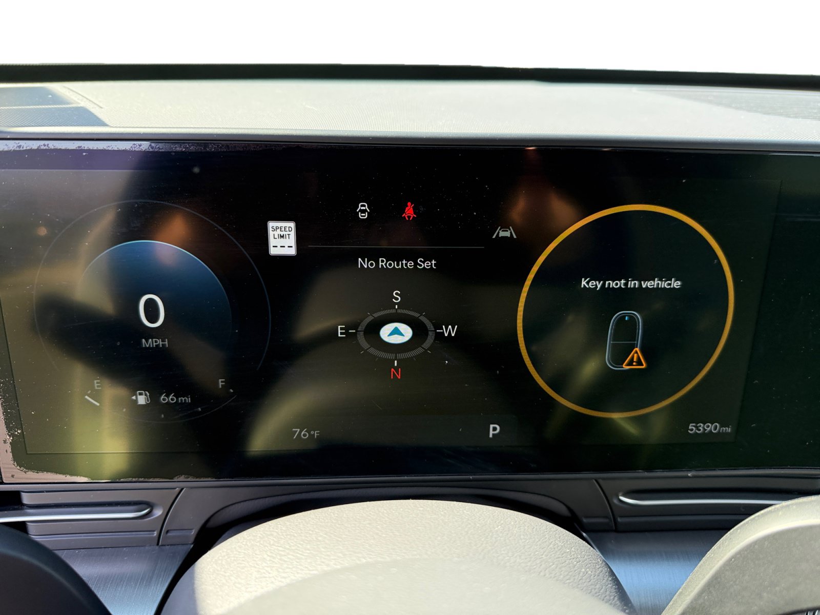 Certified 2025 Hyundai Kona Limited FWD image 11