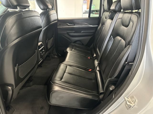 Used 2024 Jeep Grand Cherokee Limited AWD/4WD image 27