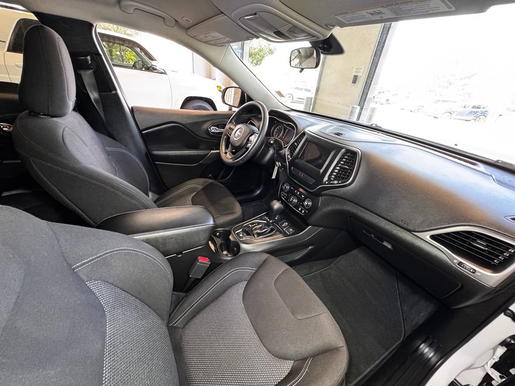 Used 2019 Jeep Cherokee Latitude w/ Popular Appearance Group AWD/4WD image 46