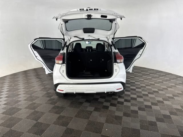 Used 2024 Nissan Kicks SV FWD image 15