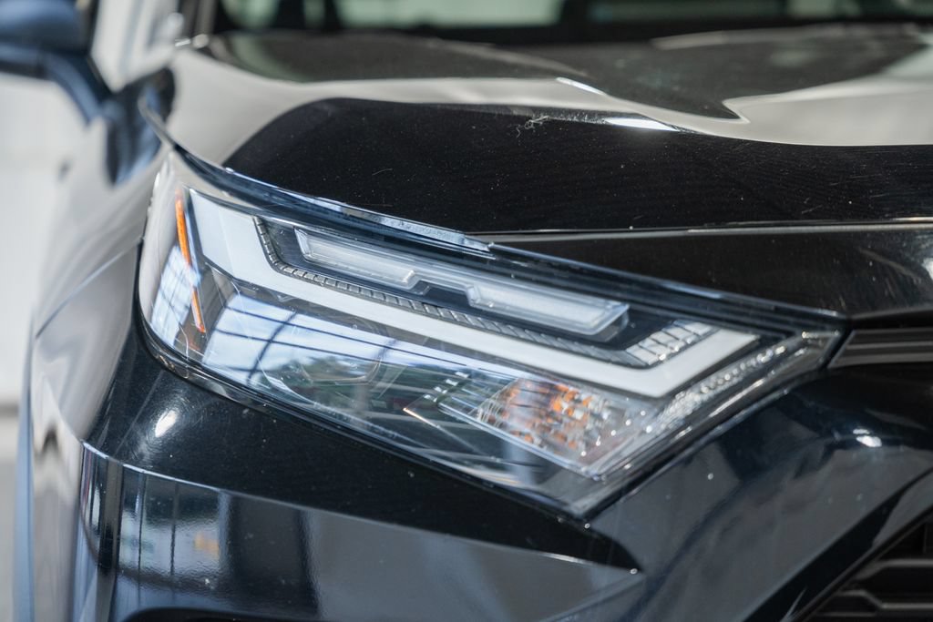 Used 2025 Toyota RAV4 LE AWD/4WD image 10