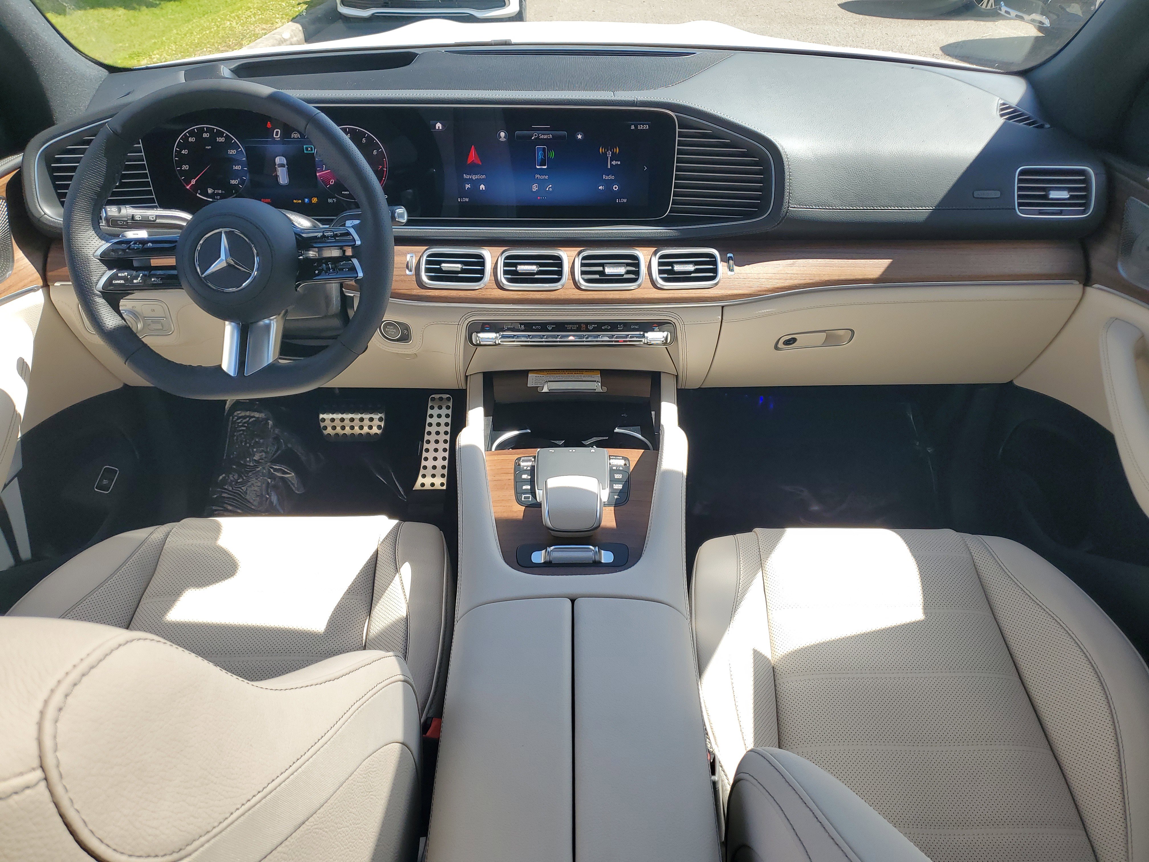 New 2026 Mercedes-Benz GLS 580 4MATIC image 15