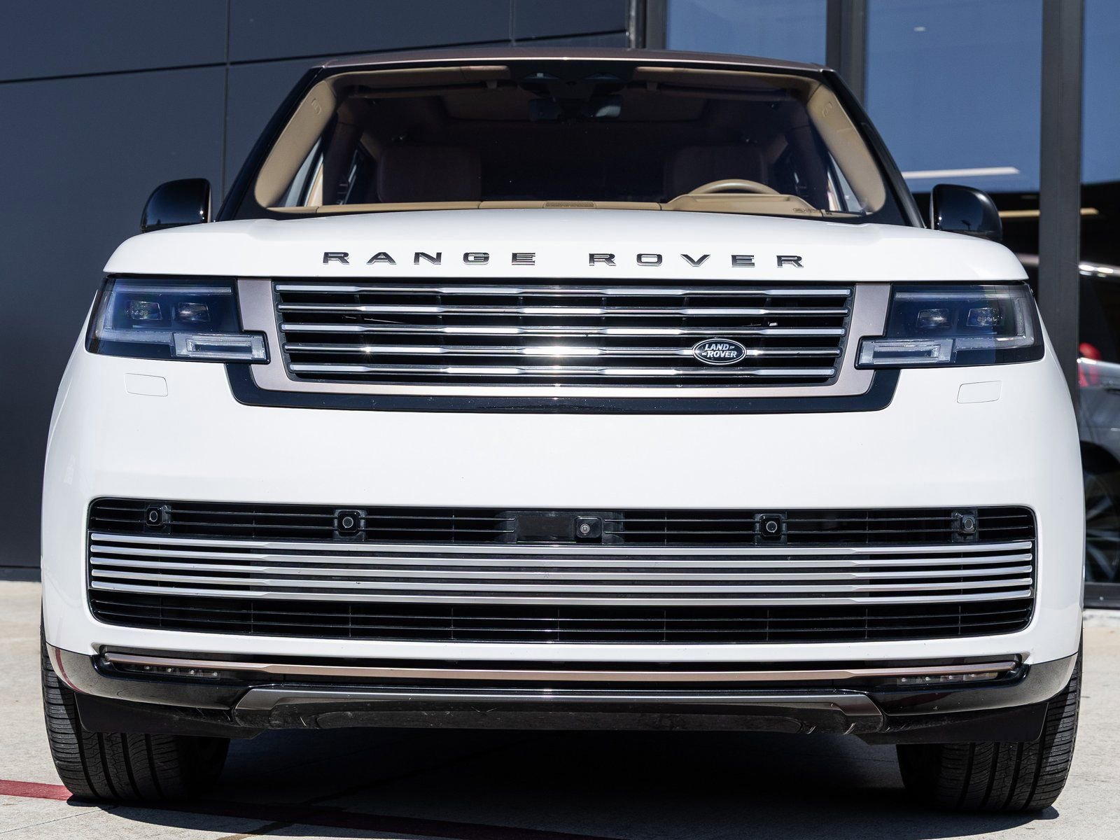 Used 2022 Land Rover Range Rover SV image 4