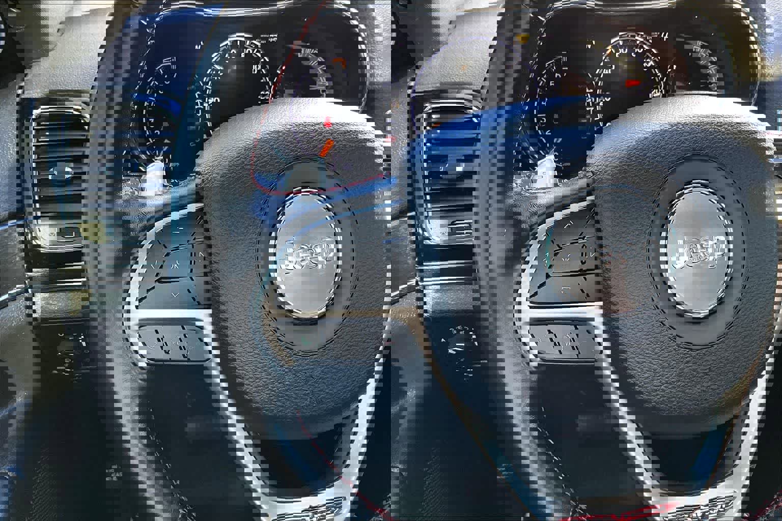 Used 2020 Jeep Grand Cherokee Trailhawk w/ Trailhawk Luxury Group AWD/4WD image 25