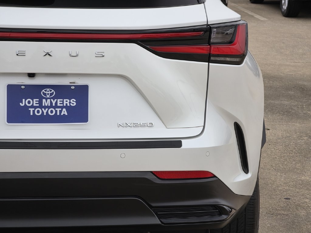 Used 2024 Lexus NX 250 FWD image 9