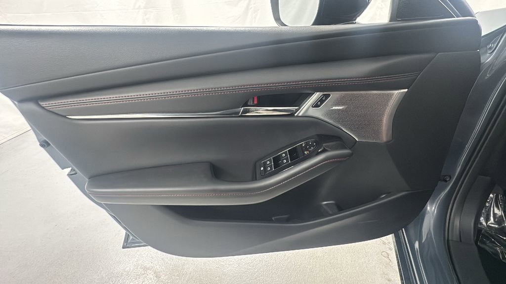 Used 2022 MAZDA MAZDA3 s image 16