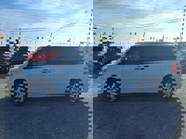 Used 2019 Dodge Grand Caravan SE FWD image 13