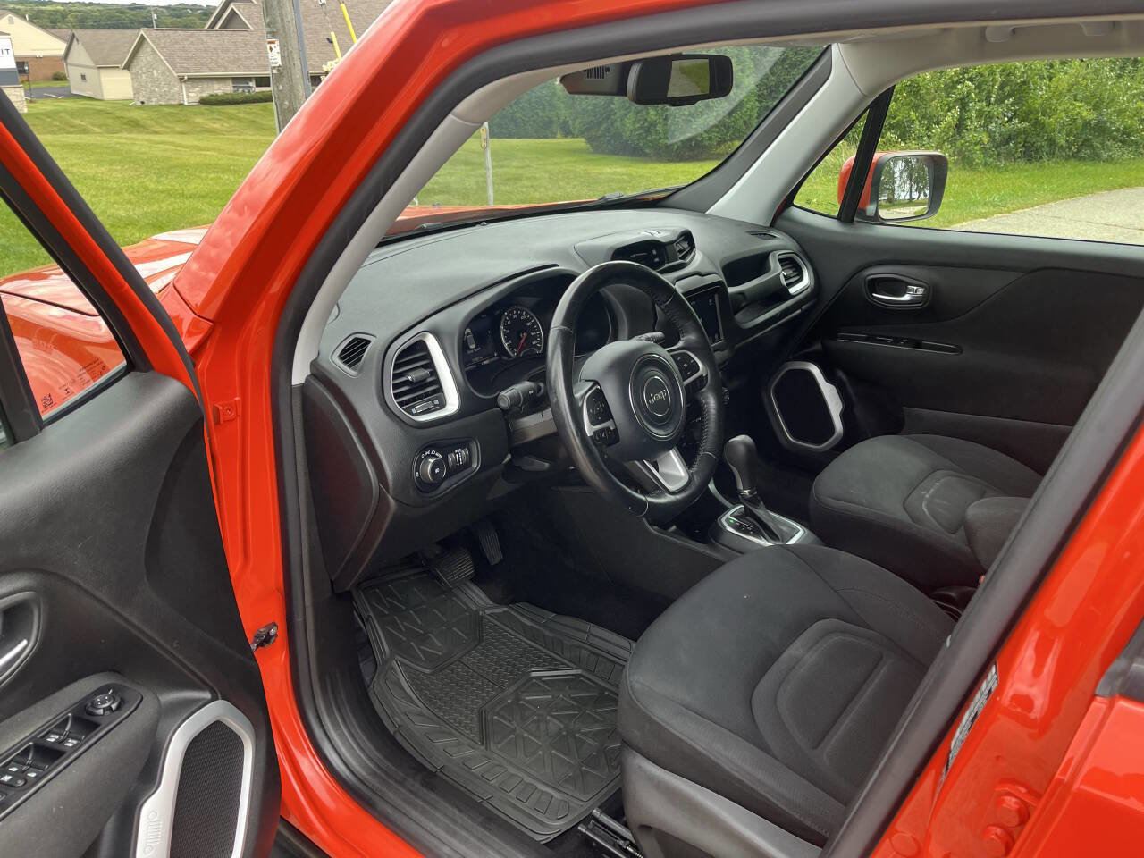 Used 2021 Jeep Renegade Latitude w/ Convenience Group image 23