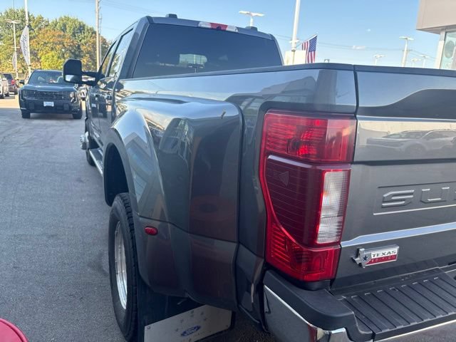 Used 2022 Ford F350 XLT w/ XLT Premium Package AWD/4WD image 6