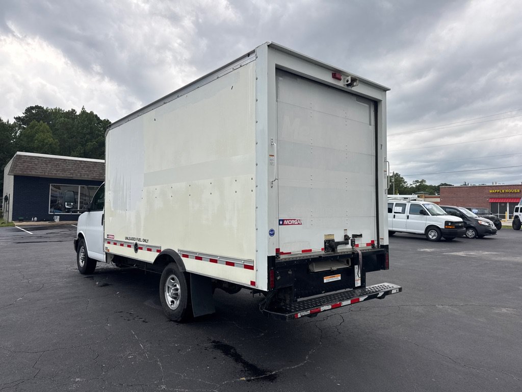 Used 2021 Chevrolet Express 3500 w/ Power Convenience Package RWD image 3