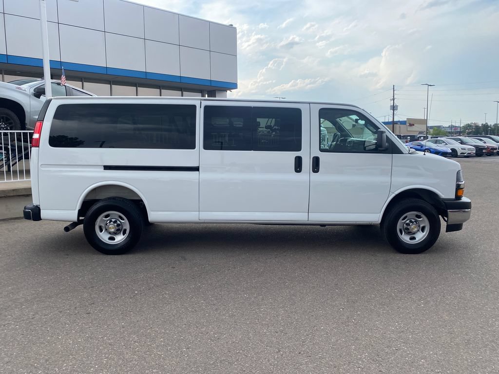Used 2025 Chevrolet Express 3500 LT w/ LT Preferred Equipment Group RWD image 5