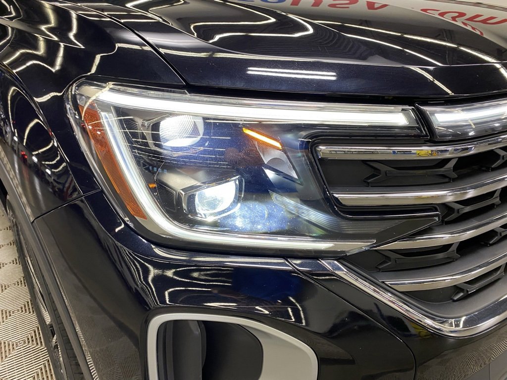 Used 2024 Volkswagen Atlas SE image 3