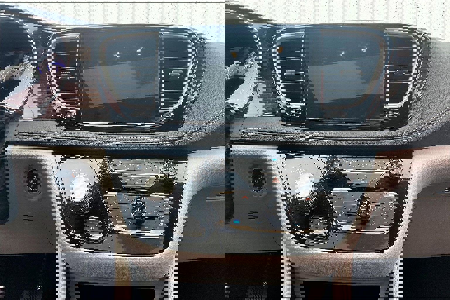 Used 2022 Chrysler Pacifica Limited image 39