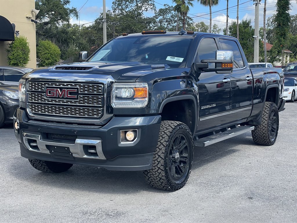 Used 2019 GMC Sierra 2500 Denali w/ Duramax Plus Package image 10