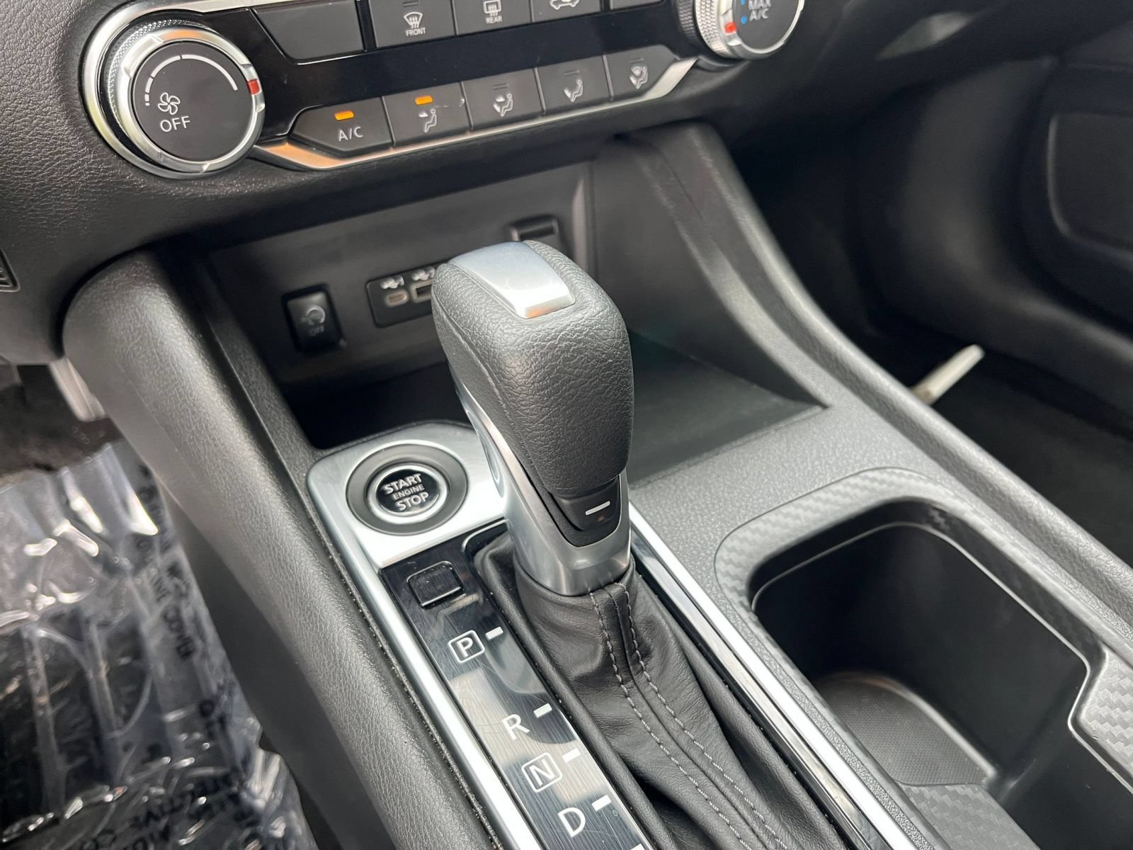 Used 2025 Nissan Sentra SV FWD image 40