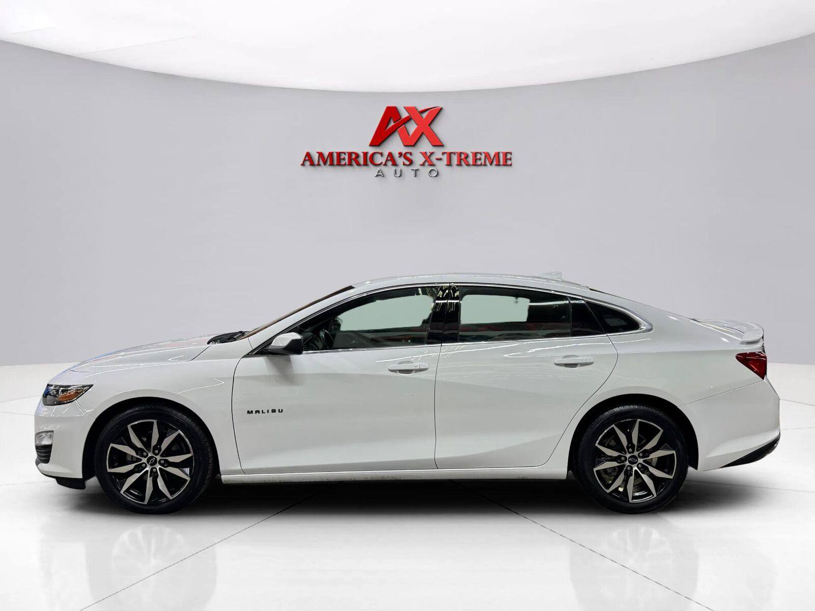 Used 2023 Chevrolet Malibu RS FWD image 4
