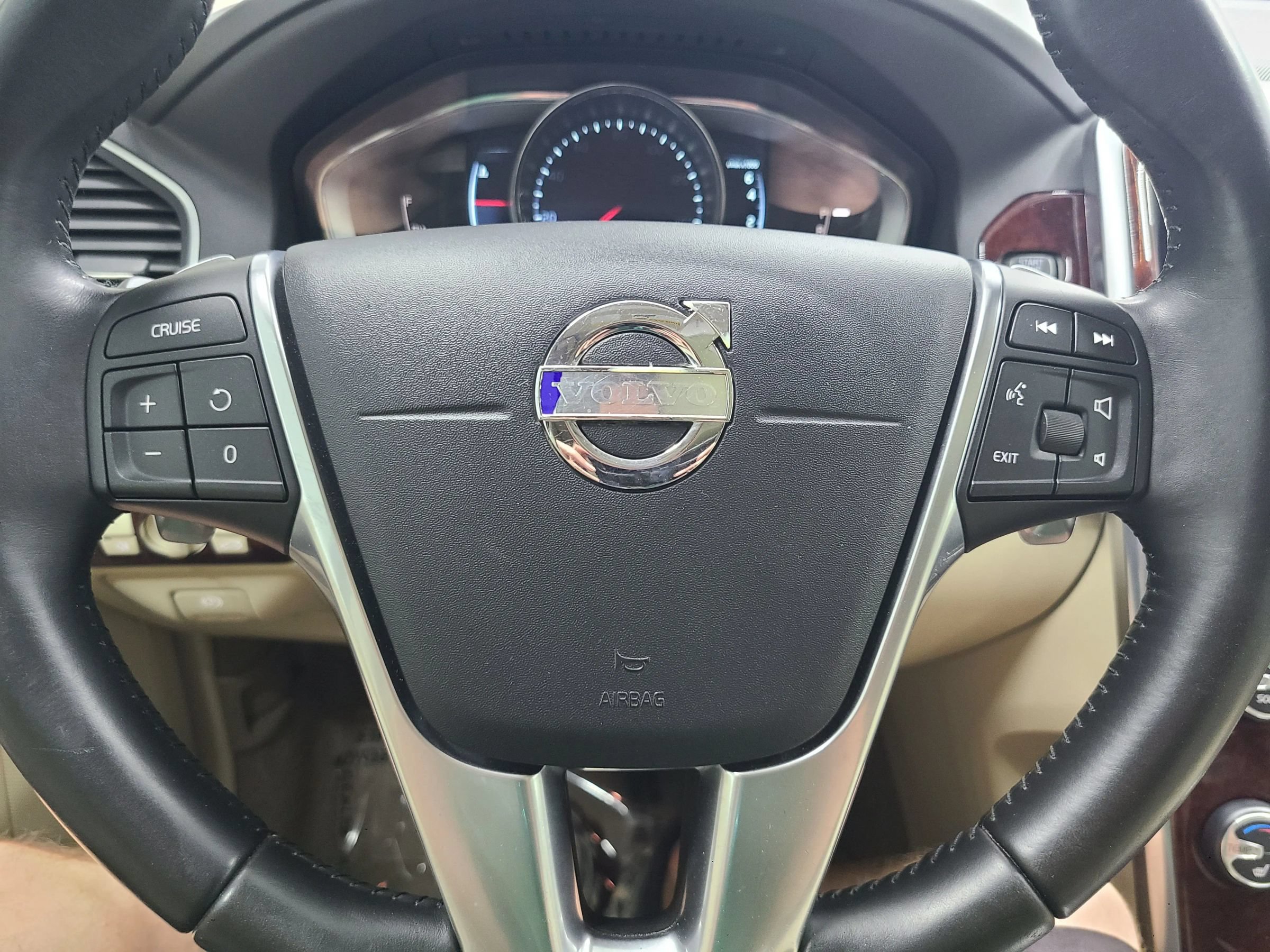 Used 2014 Volvo XC60 T6 AWD/4WD image 28