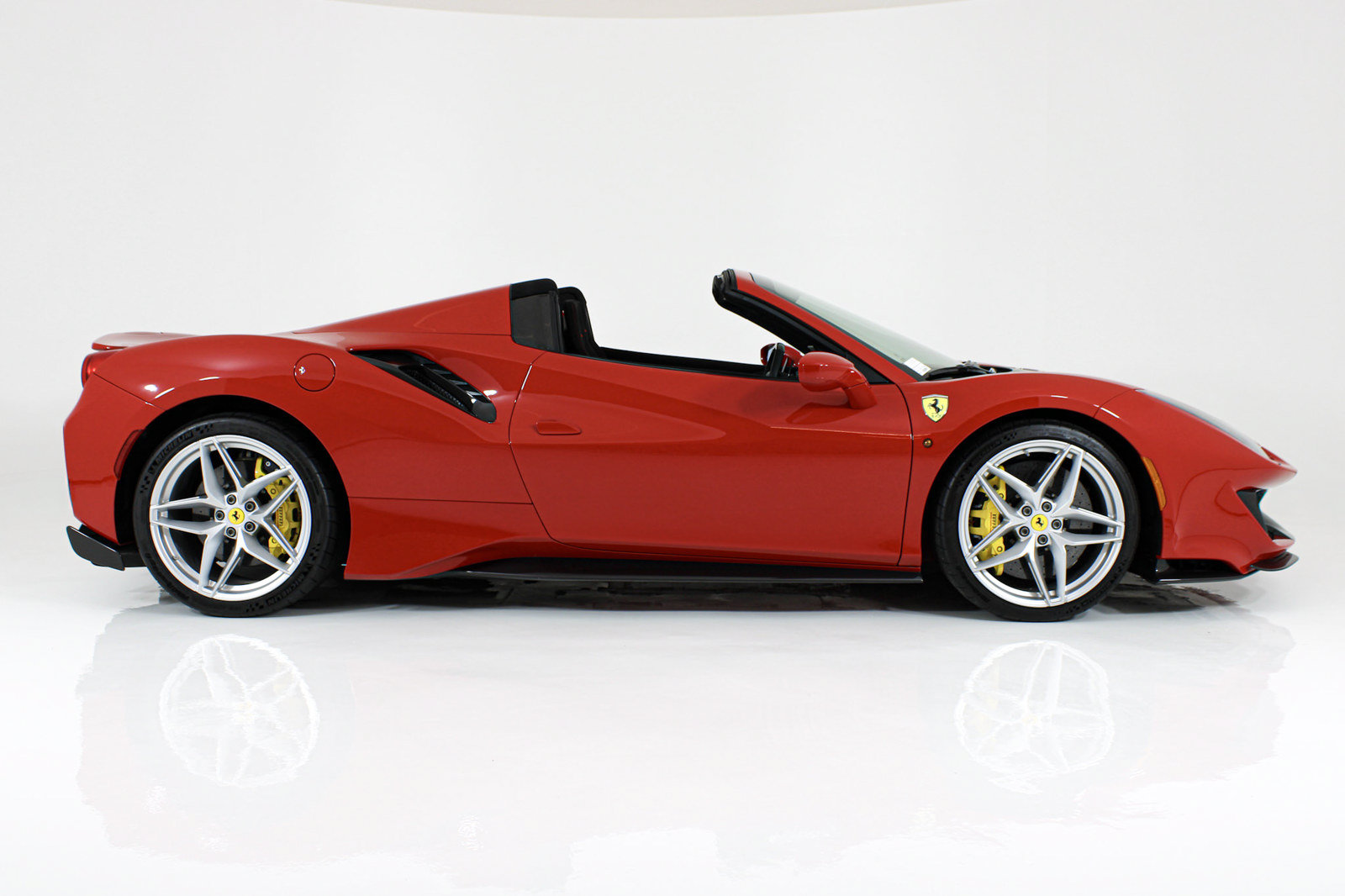 Certified 2019 Ferrari 488 Pista Spider RWD image 14