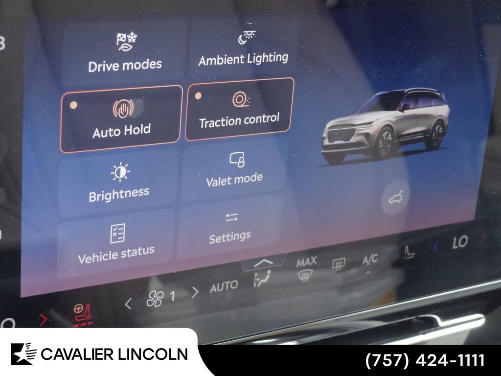 Certified 2025 Lincoln Nautilus Premier image 27