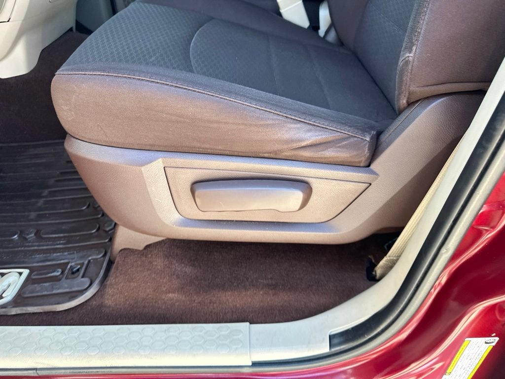 Used 2017 RAM 1500 Classic SLT RWD image 16